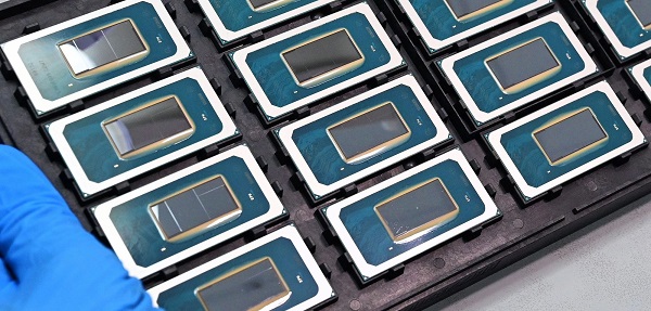 Intel chốt lịch ra mắt chip Core Ultra ''Hồ sao băng'' mới nhất, riêng người dùng PC vẫn sẽ phải dùng lại chip đời cũ
