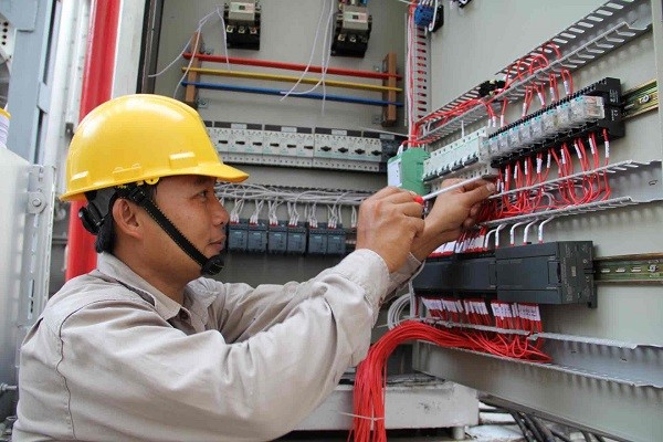 Nhân viên bảo trì điện làm công việc gì? Mô tả công việc chi tiết