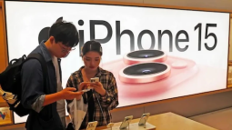 iPhone 15 bị người Trung Quốc chê tơi tả: Không phải Huawei vượt trội mà là Apple đang kém hơn, chất lượng chỉ ngang Xiaomi, Oppo